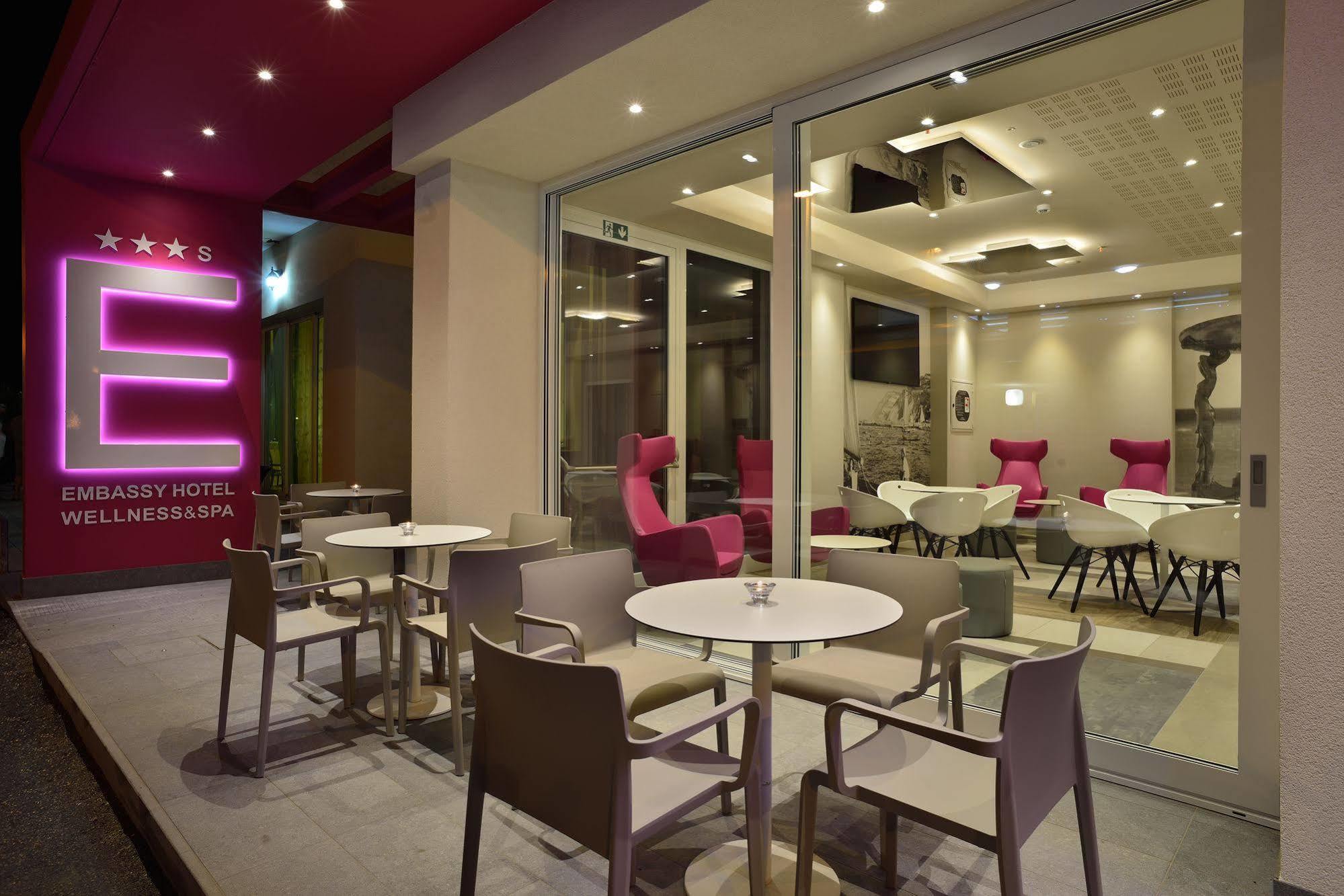 Embassy Hotel & Spa Cattolica Exteriör bild